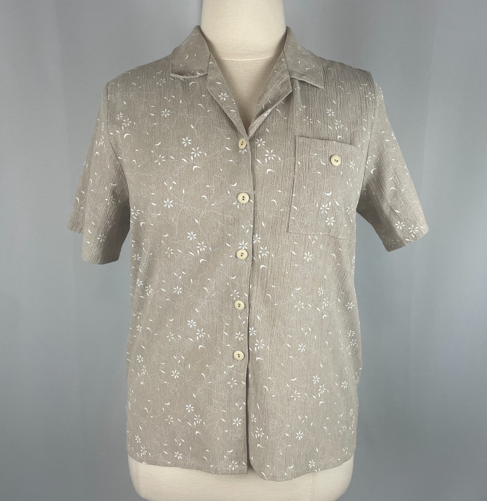 Vintage Casual Top Size Large Tan Ditsy Floral Short Sleeve Button Cottage 90s